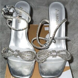 Silver Women's Shoes with Rhinestone Bow